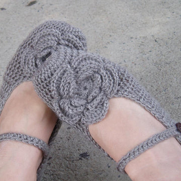 Crochet slippers with 4-layers flower