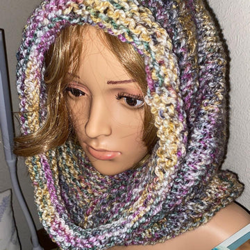 Fake Perls Spring Snood