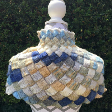 Entrelac shaped cowl