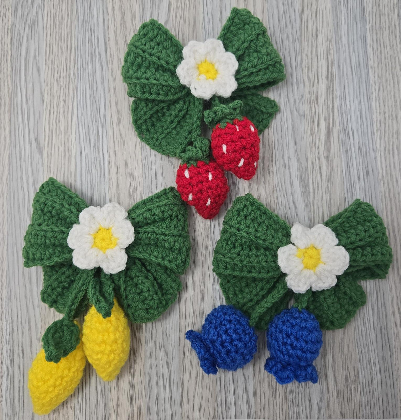 Hair fruit bow