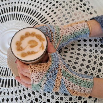 Mitred Lace Mitts