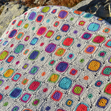 Scrumptious Bubbles crochet blanket