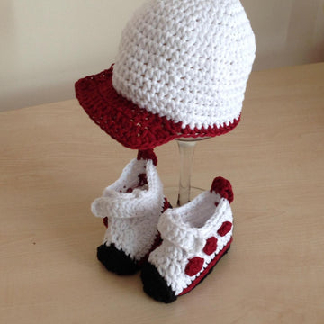Sporty Baby Bootie & Hat Set N 233