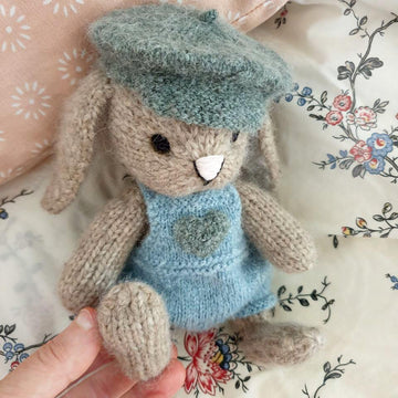 Bunny Dungarees and Beret, Back-and-forth knitting