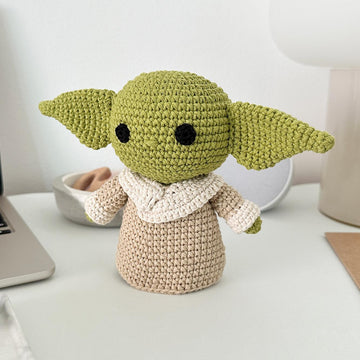 Baby Yoda crochet pattern