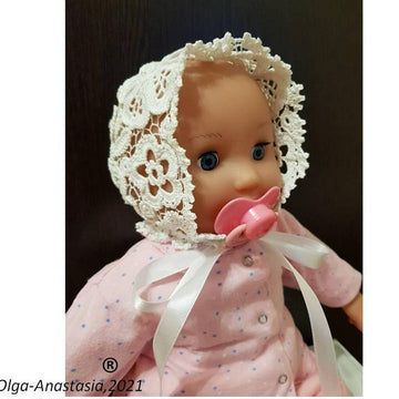 Lace baby hat
