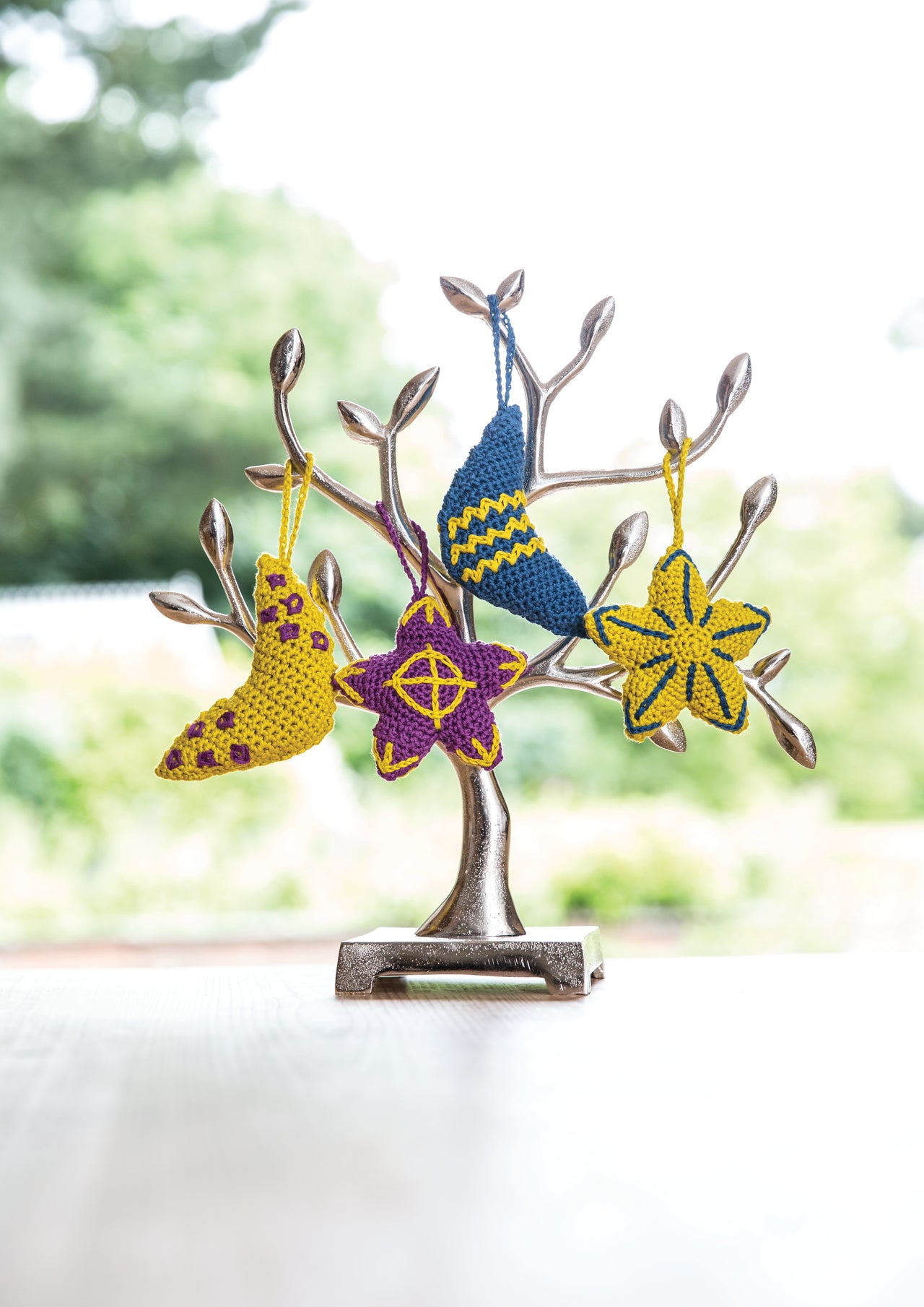 Moon and Stars Decorations in DMC Natura Just Cotton - 15402L/2 - Leaflet