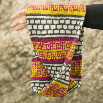 Amaru Cowl fingering