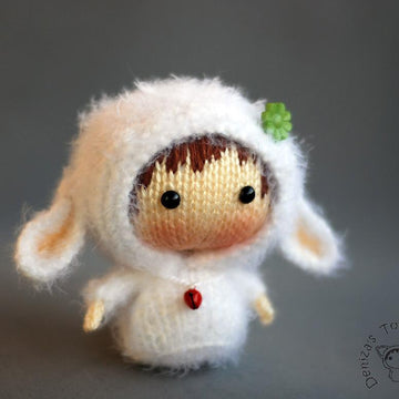 White Sheep Doll. Tanoshi series toy.