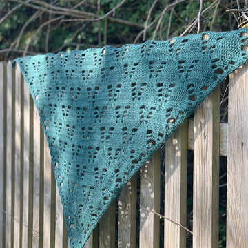 Under the tree shawl