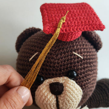 Graduation hat for Toys